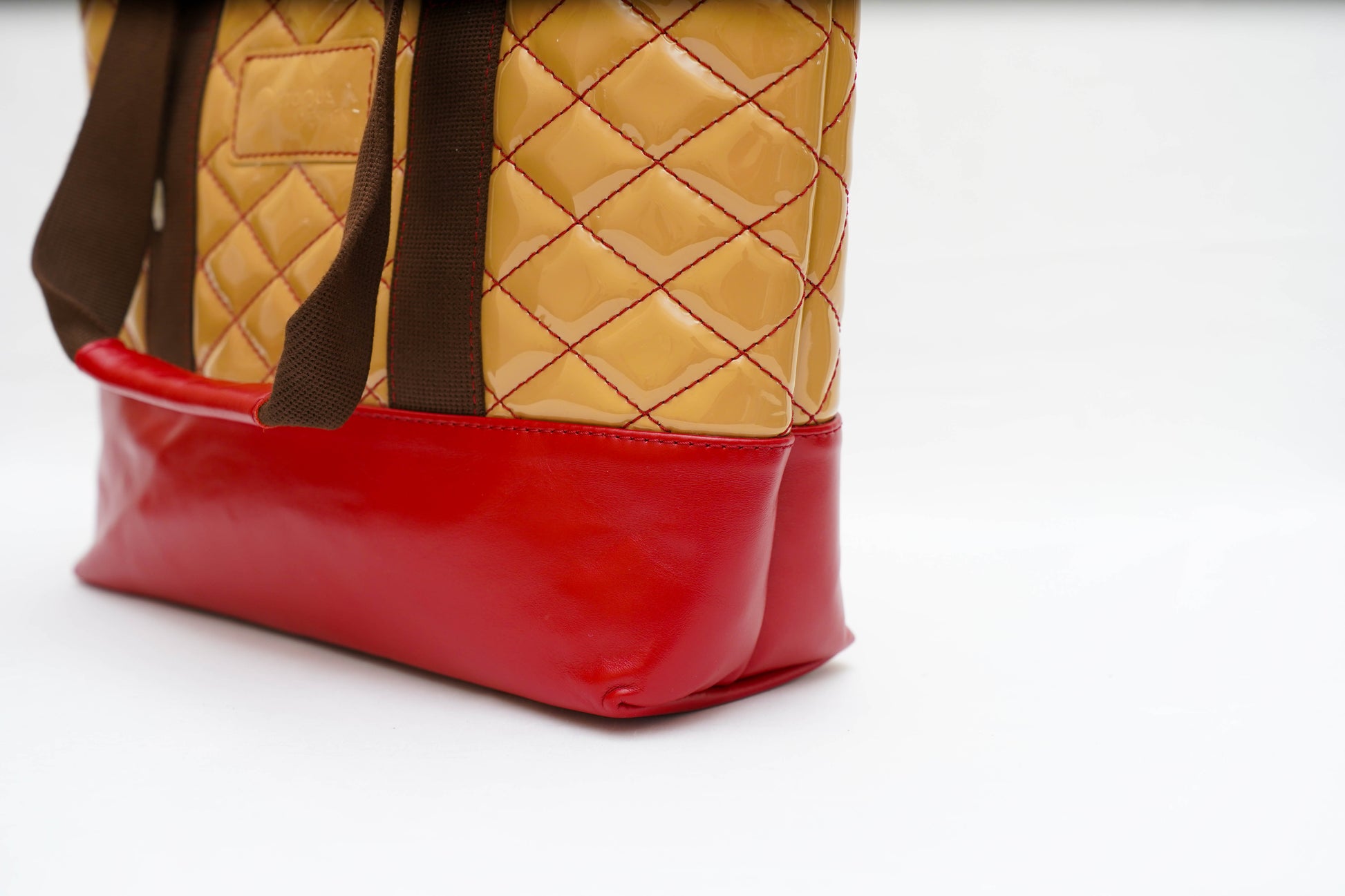 Sac designo beige rouge