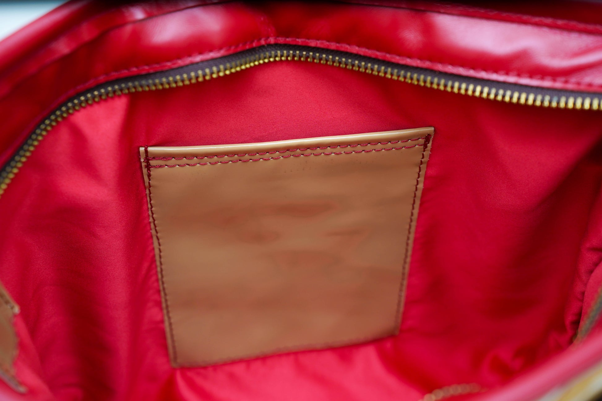 Sac designo beige rouge