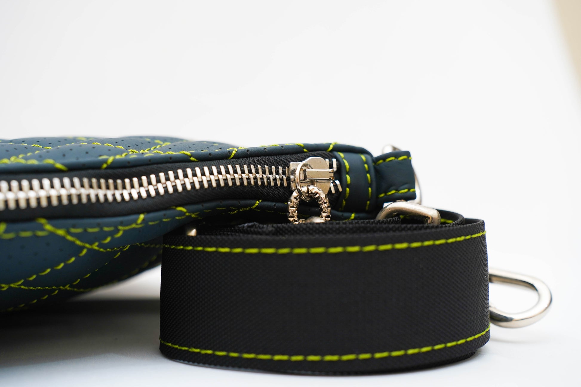 Pochette bleu pétrole