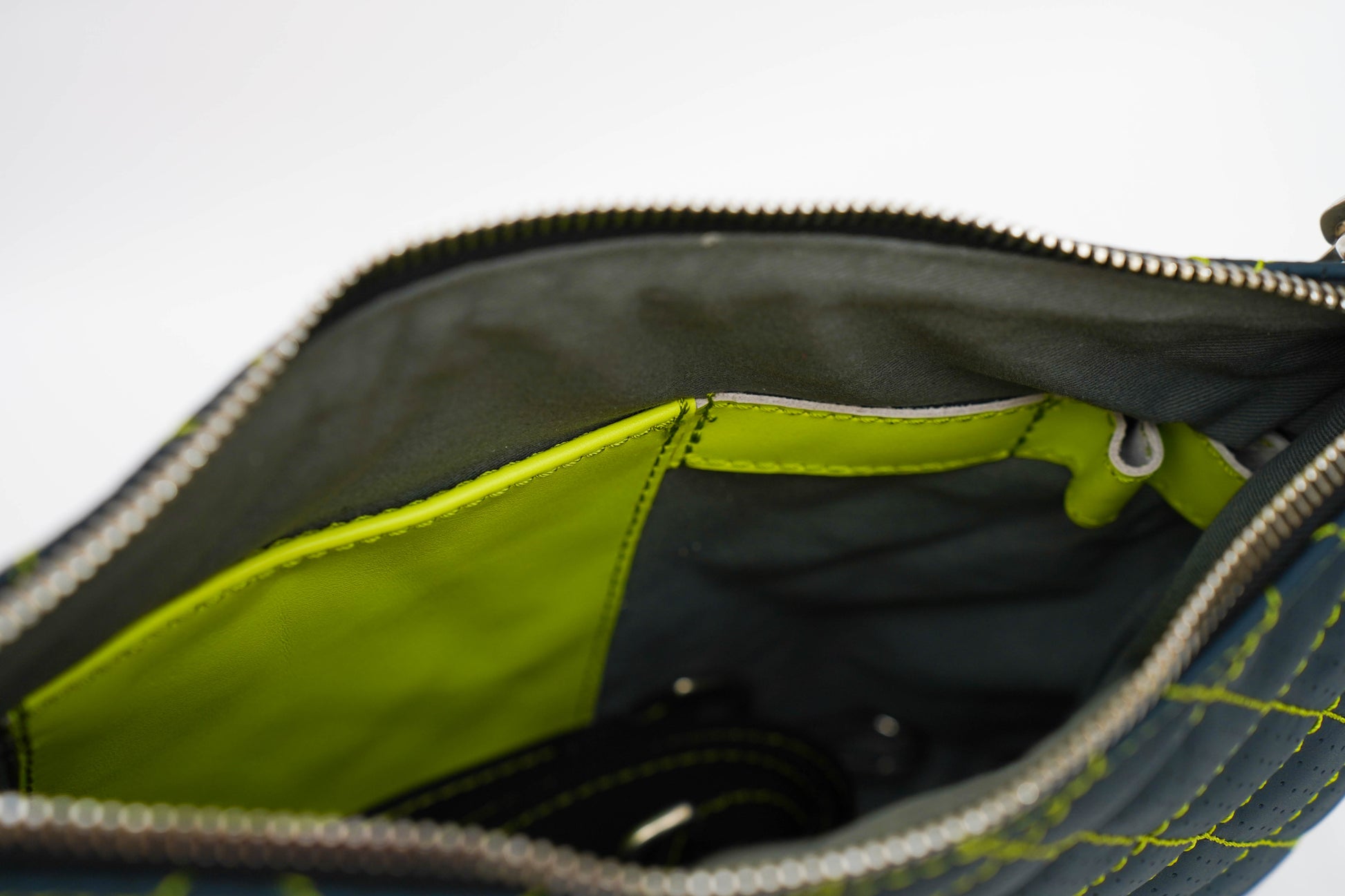 Pochette bleu pétrole