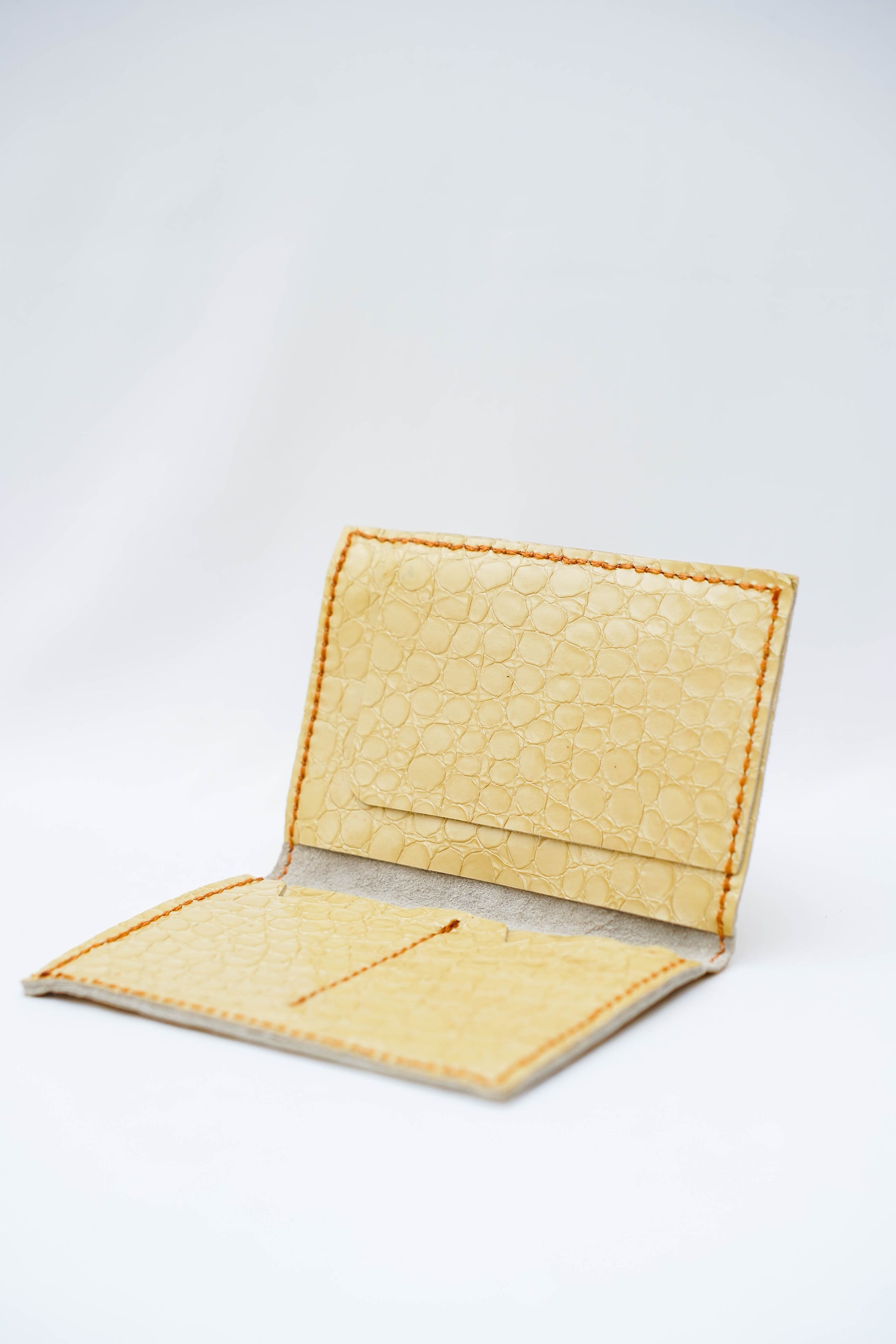 Portefeuille Cuir vernis              butter yellow