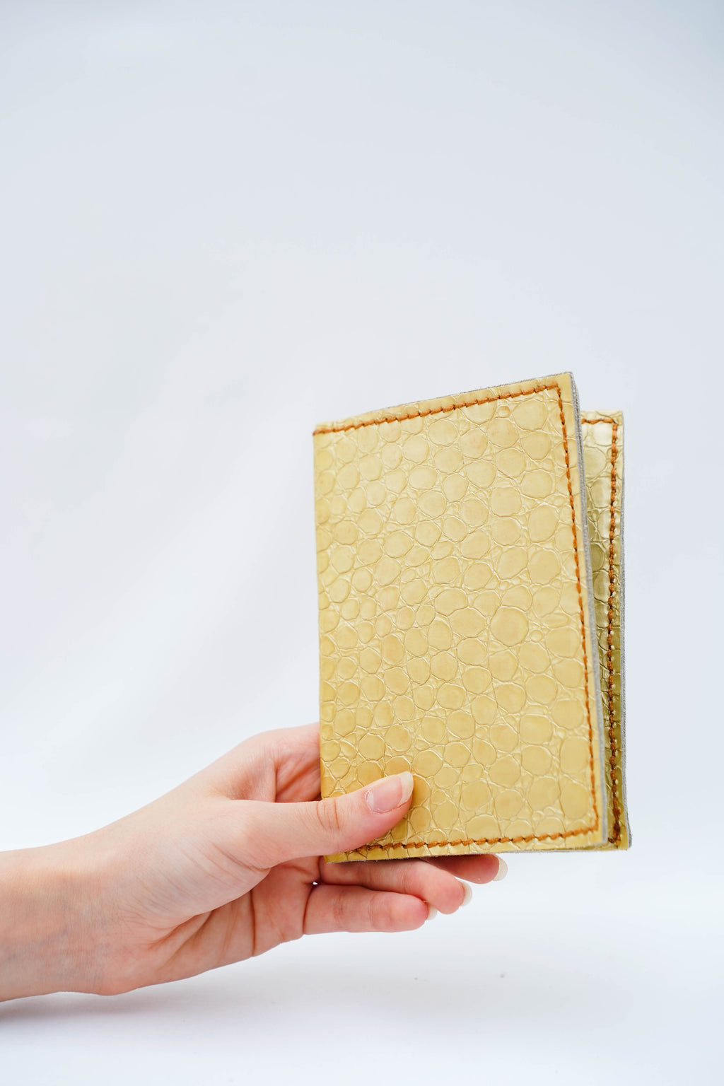 Portefeuille Cuir vernis              butter yellow